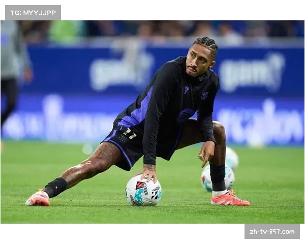 拉菲尼亚伤情反复或推迟弗里克复出计划 官方战术调整成焦点 拉菲尼亚伤情反复或推迟弗里克复出计划 官方战术调整成焦点