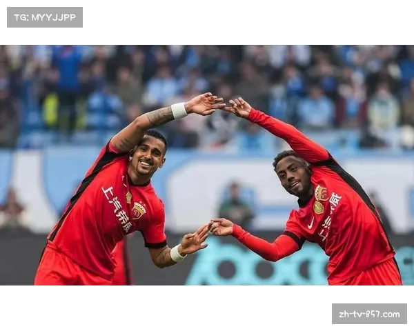 上海海港客场一球小胜大连英博 实现中超三连冠伟业 上海海港客场一球小胜大连英博 实现中超三连冠伟业