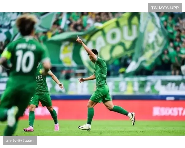 王刚邓捷夫边后卫组合 国安边路进攻成为战术亮点